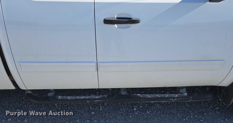 image for item DT6868 2011 Chevrolet Silverado 1500 Ext. Cab pickup truck