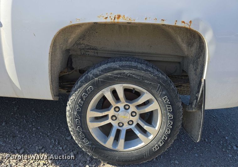 image for item DT6868 2011 Chevrolet Silverado 1500 Ext. Cab pickup truck