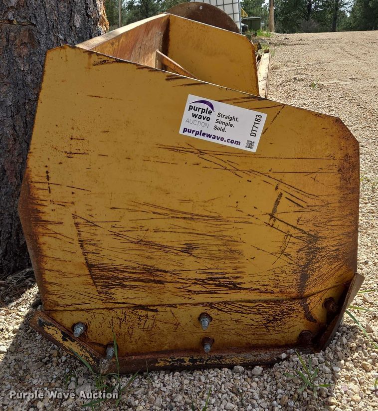 image for item DT7183 Skid steer snow pusher