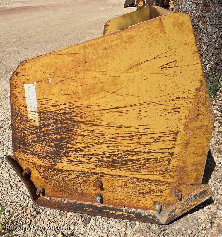 image for item DT7183 Skid steer snow pusher