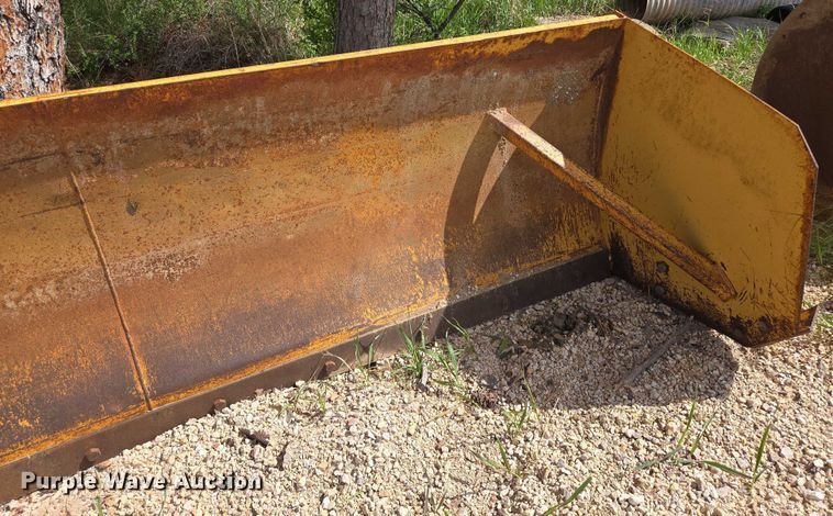 image for item DT7183 Skid steer snow pusher