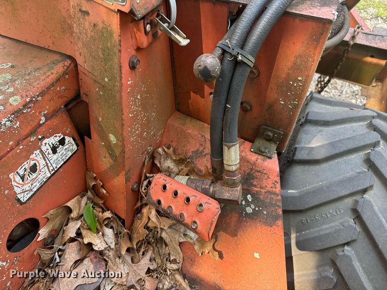 image for item DU7765 1985 Ditch Witch 3210 trencher