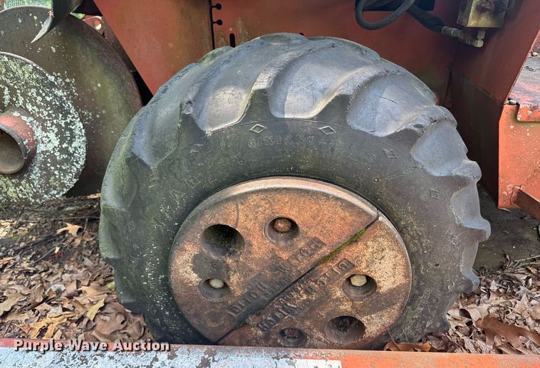 image for item DU7765 1985 Ditch Witch 3210 trencher