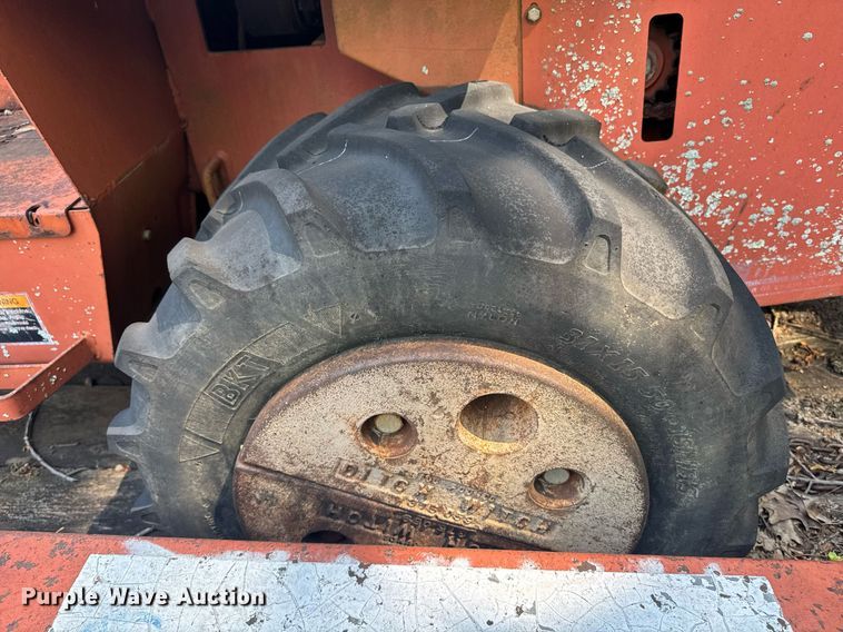 image for item DU7765 1985 Ditch Witch 3210 trencher