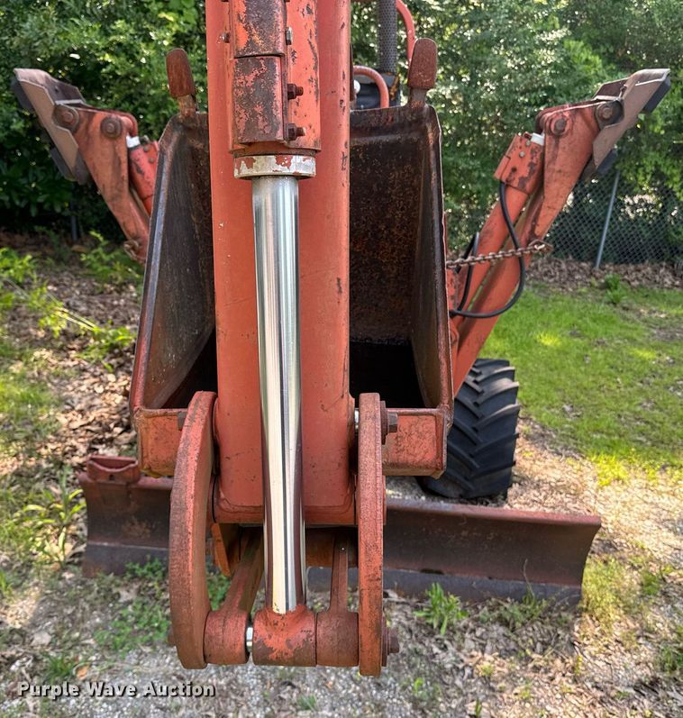 image for item DU7766 1990 Ditch Witch 4010 trencher