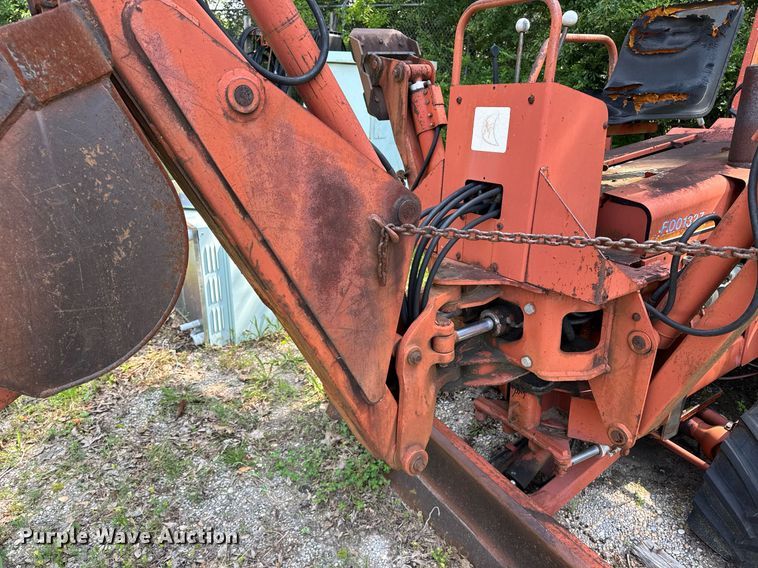 image for item DU7766 1990 Ditch Witch 4010 trencher