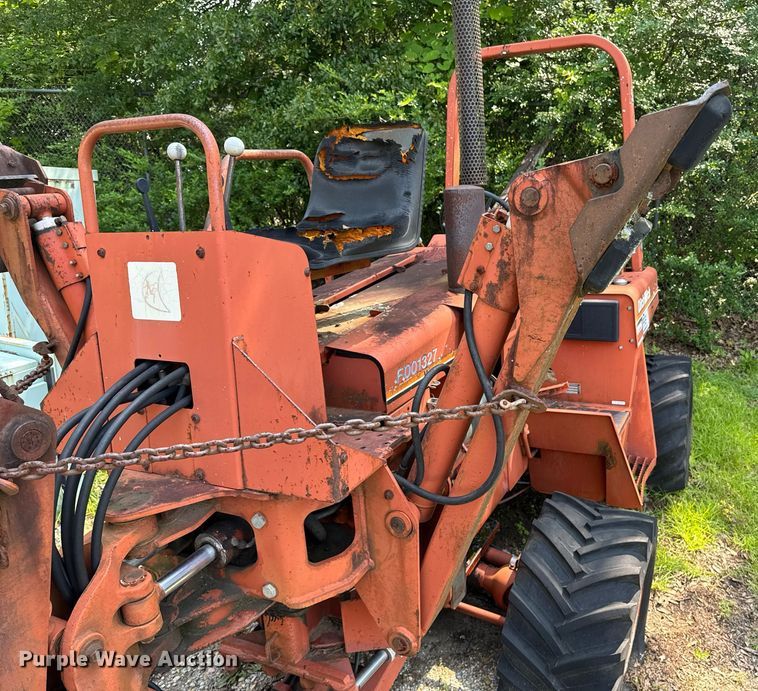 image for item DU7766 1990 Ditch Witch 4010 trencher