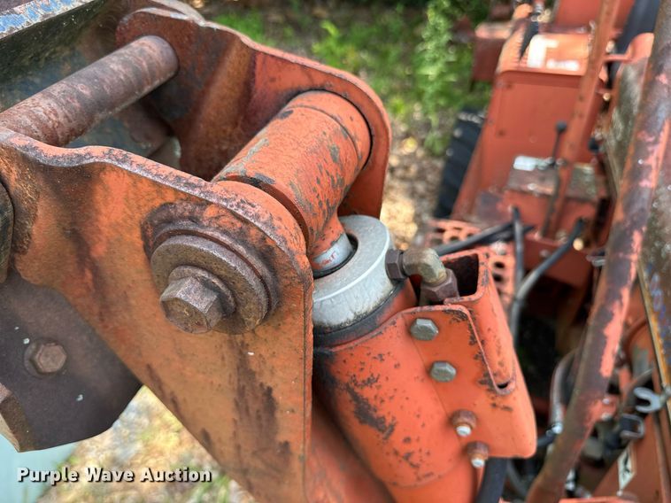 image for item DU7766 1990 Ditch Witch 4010 trencher