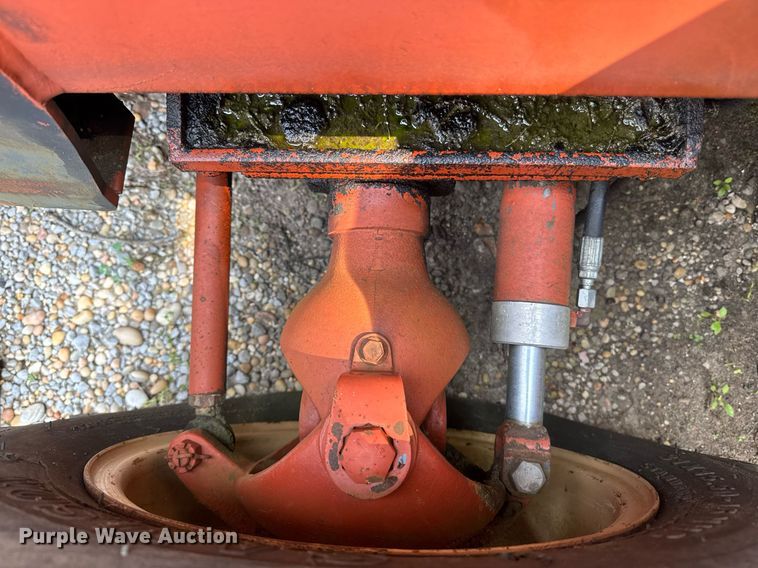 image for item DU7766 1990 Ditch Witch 4010 trencher