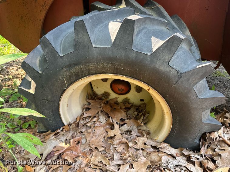 image for item DU7766 1990 Ditch Witch 4010 trencher