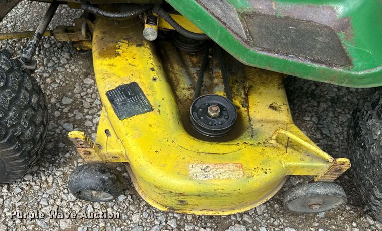 image for item DU9047 1987 John Deere 420 lawn mower