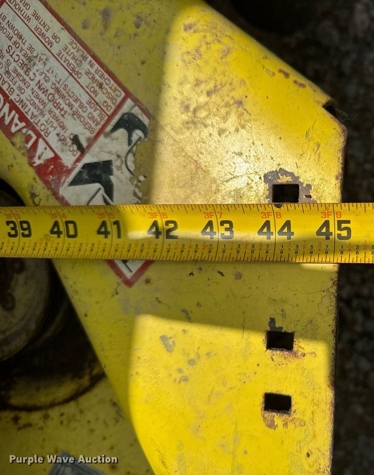 image for item DU9047 1987 John Deere 420 lawn mower