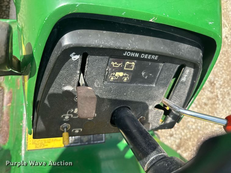 image for item DU9047 1987 John Deere 420 lawn mower