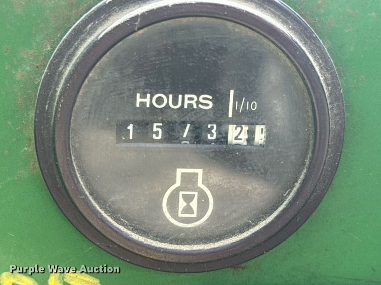 image for item DU9047 1987 John Deere 420 lawn mower