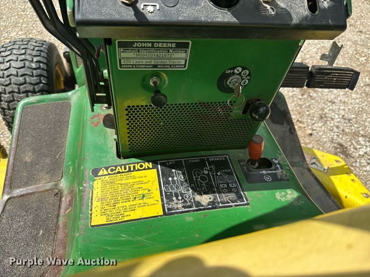 image for item DU9047 1987 John Deere 420 lawn mower