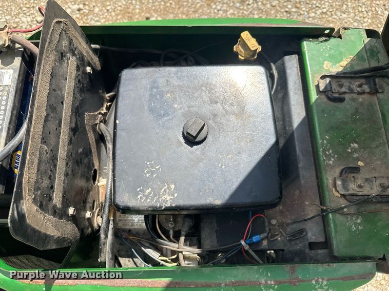 image for item DU9047 1987 John Deere 420 lawn mower