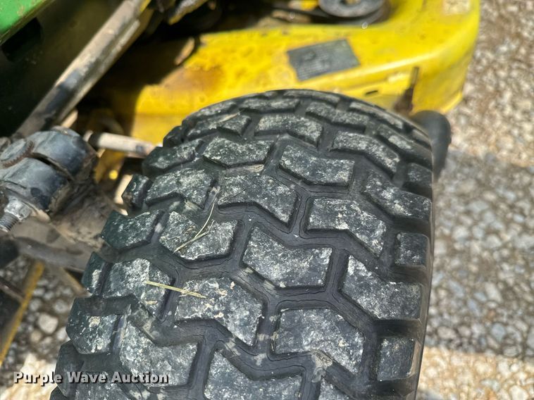 image for item DU9047 1987 John Deere 420 lawn mower