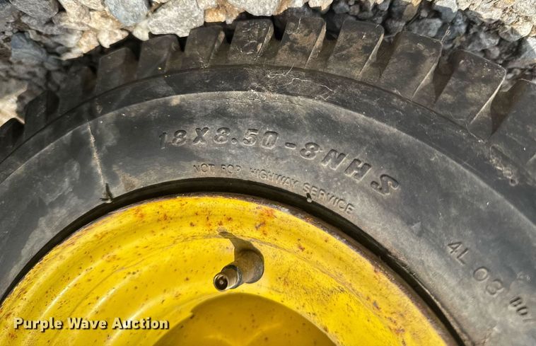 image for item DU9047 1987 John Deere 420 lawn mower