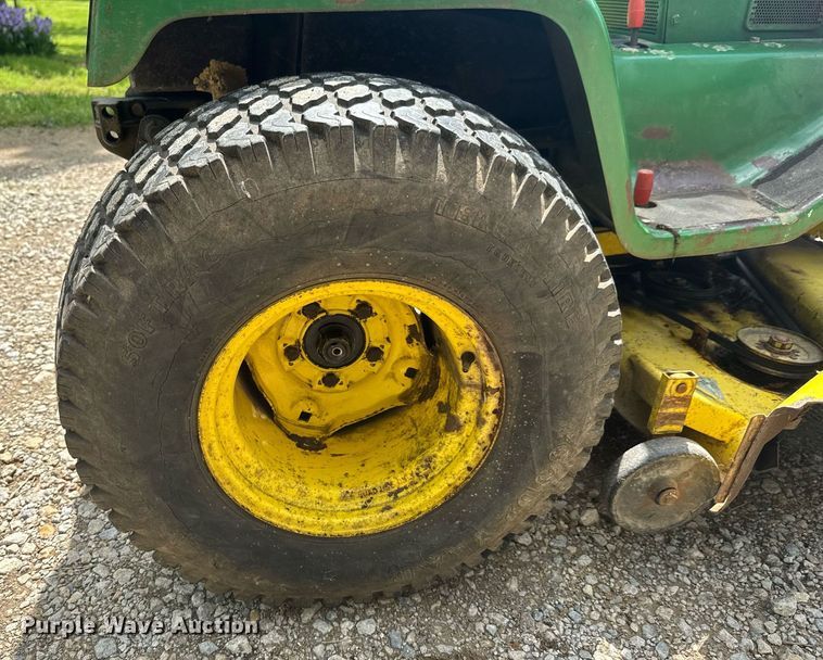 image for item DU9047 1987 John Deere 420 lawn mower
