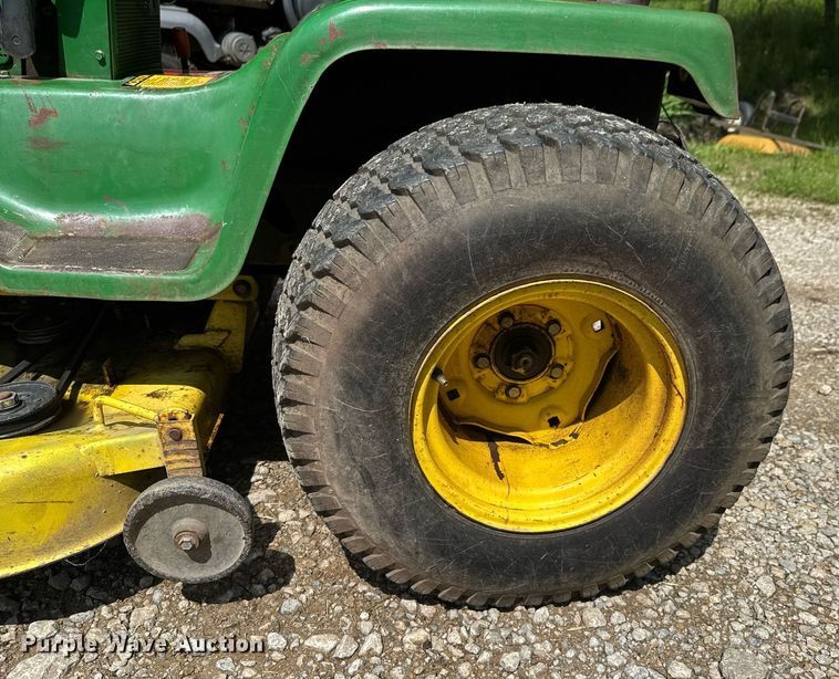 image for item DU9047 1987 John Deere 420 lawn mower