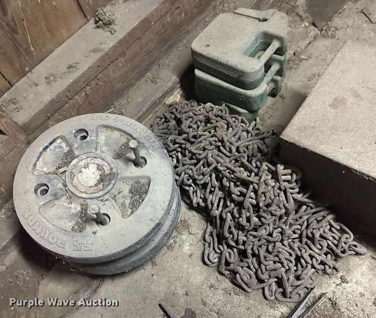 image for item DU9047 1987 John Deere 420 lawn mower