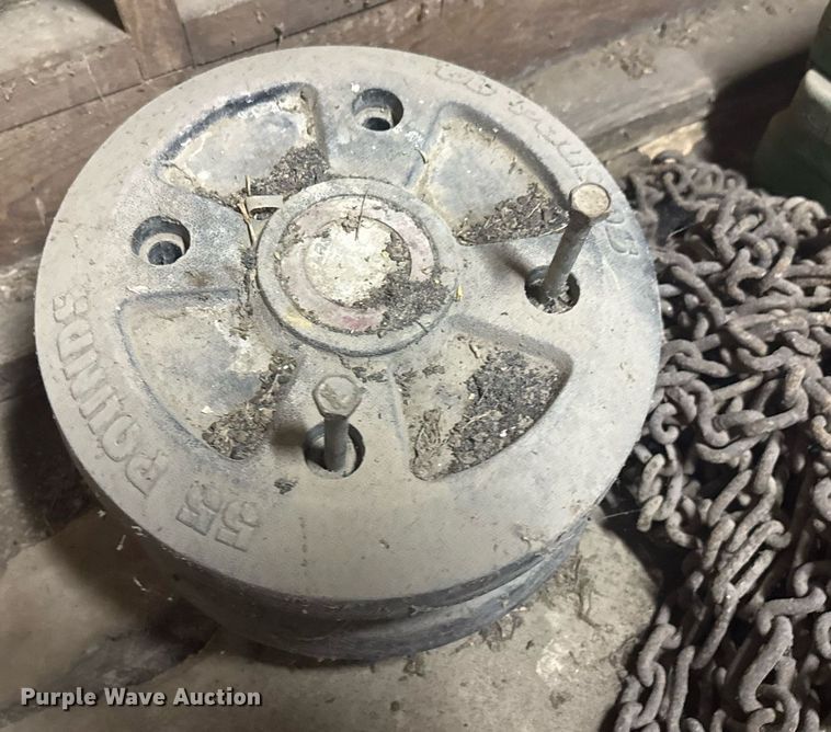 image for item DU9047 1987 John Deere 420 lawn mower