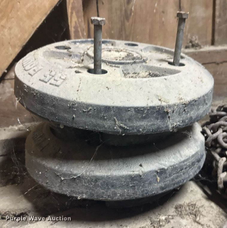 image for item DU9047 1987 John Deere 420 lawn mower