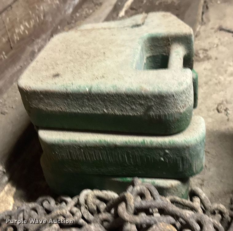 image for item DU9047 1987 John Deere 420 lawn mower