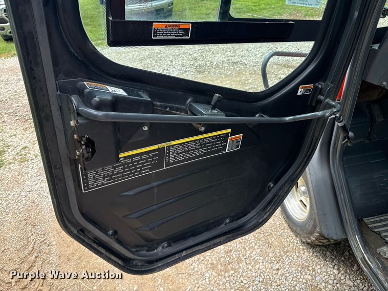 image for item DU9049 2011 Kubota RTV1100 utility vehicle