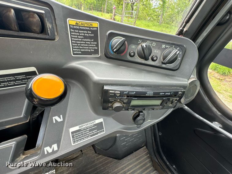 image for item DU9049 2011 Kubota RTV1100 utility vehicle