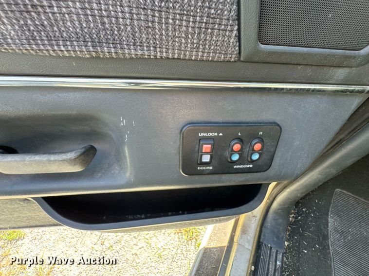 image for item DU9144 1990 Ford F250 XLT Lariat SuperCab pickup truck