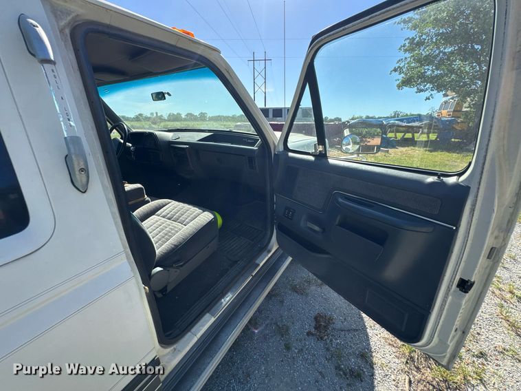 image for item DU9144 1990 Ford F250 XLT Lariat SuperCab pickup truck