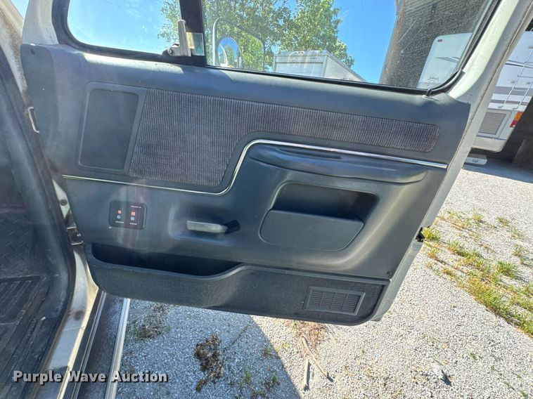 image for item DU9144 1990 Ford F250 XLT Lariat SuperCab pickup truck