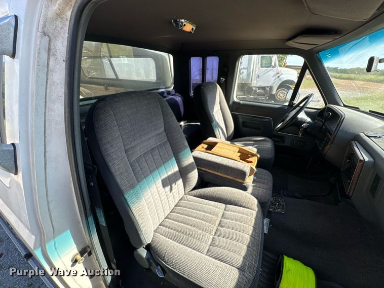 image for item DU9144 1990 Ford F250 XLT Lariat SuperCab pickup truck