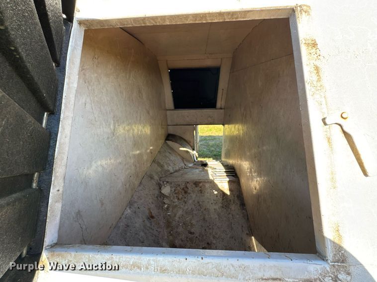 image for item DU9149 2011 Lawless Welding recycling trailer