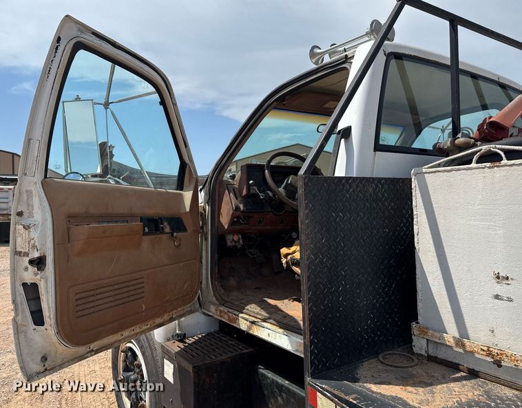 image for item DU9740 1992 GMC C7 flatbed truck