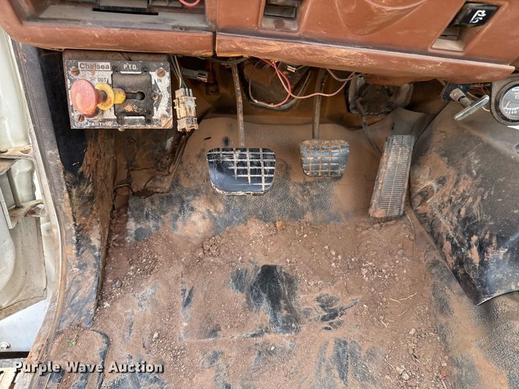 image for item DU9740 1992 GMC C7 flatbed truck