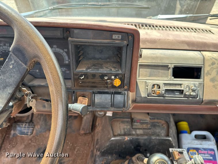 image for item DU9740 1992 GMC C7 flatbed truck