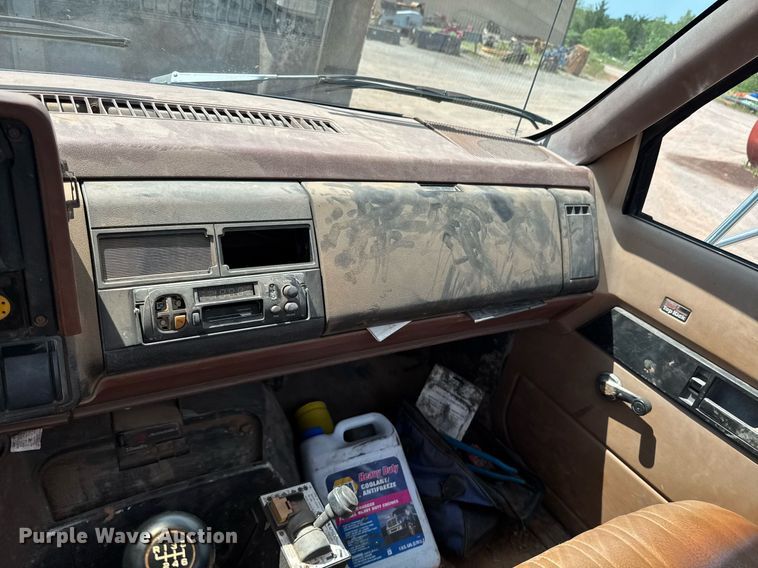 image for item DU9740 1992 GMC C7 flatbed truck