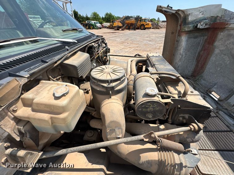 image for item DU9740 1992 GMC C7 flatbed truck