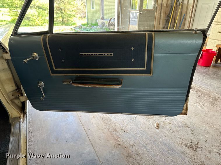 image for item DV2591 1965 Ford Galaxy 500 convertible