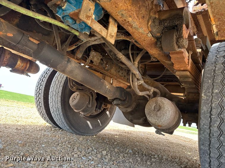 image for item DV2650 2000 Ford F650 Super Duty bucket truck