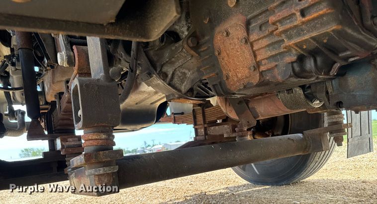 image for item DV2650 2000 Ford F650 Super Duty bucket truck