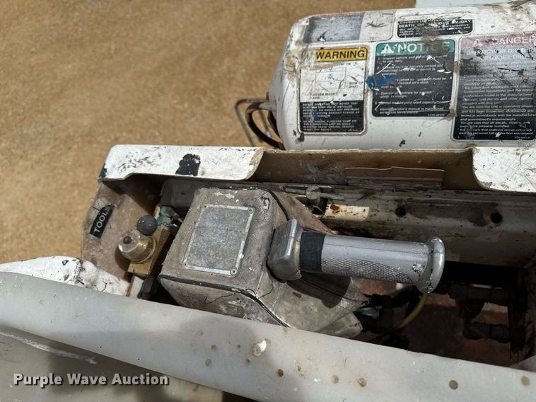 image for item DV2650 2000 Ford F650 Super Duty bucket truck