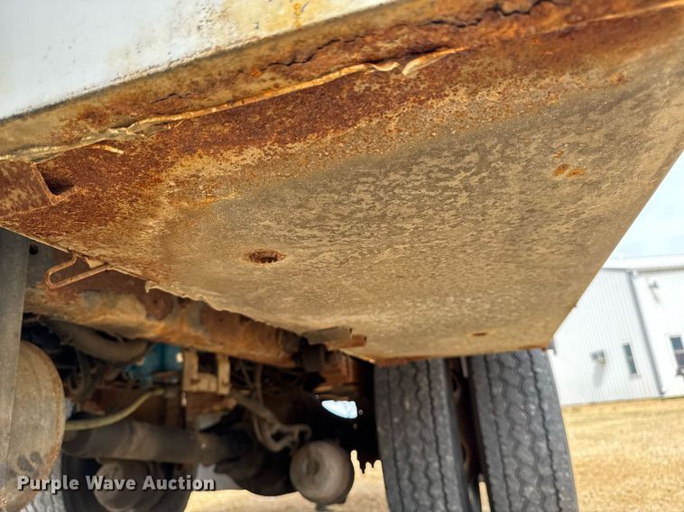 image for item DV2650 2000 Ford F650 Super Duty bucket truck