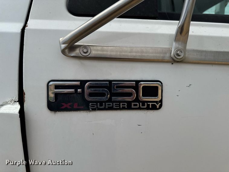 image for item DV2650 2000 Ford F650 Super Duty bucket truck