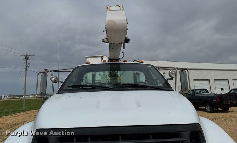 image for item DV2650 2000 Ford F650 Super Duty bucket truck