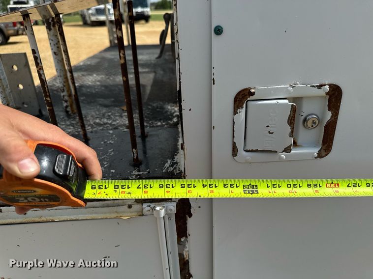 image for item DV2650 2000 Ford F650 Super Duty bucket truck