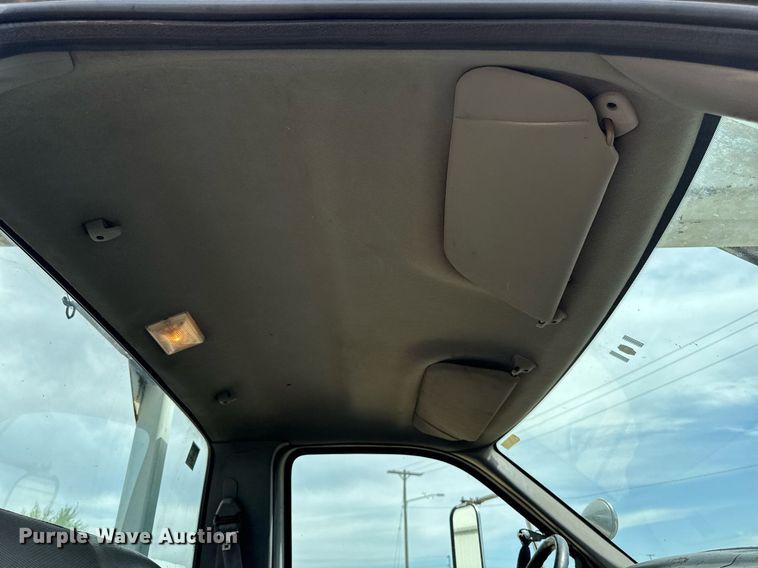 image for item DV2650 2000 Ford F650 Super Duty bucket truck