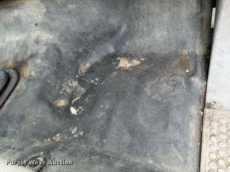 image for item DV2650 2000 Ford F650 Super Duty bucket truck